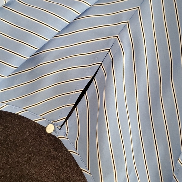 Cold Shoulder Liz Claiborne Blouse - Picture 4 of 6